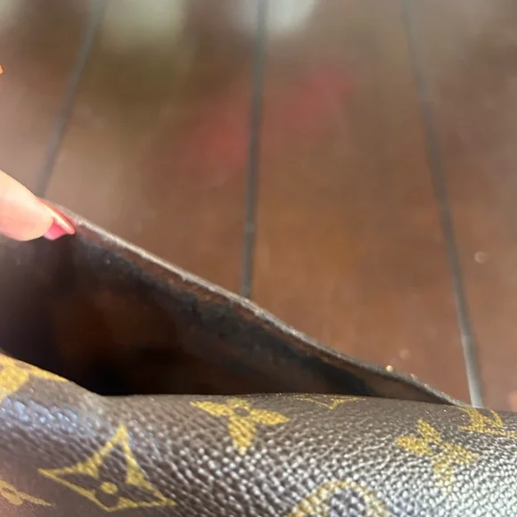 LOUIS VUITTON Saint Cloud GM Shoulder
Bag Monogram Leather Brown - Picture 17 of 17